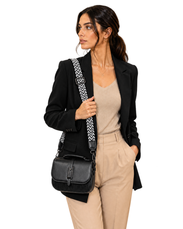 vyntera-noir-shoulder-model-cutout Noir Pleat Top-Handle Bag